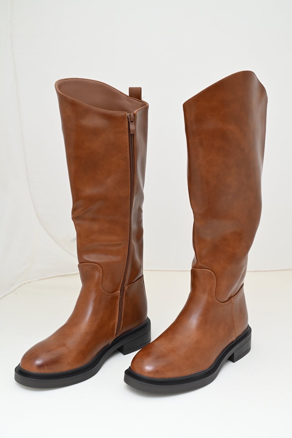 Ženske duboke ravne čizme MIL1801 kamel