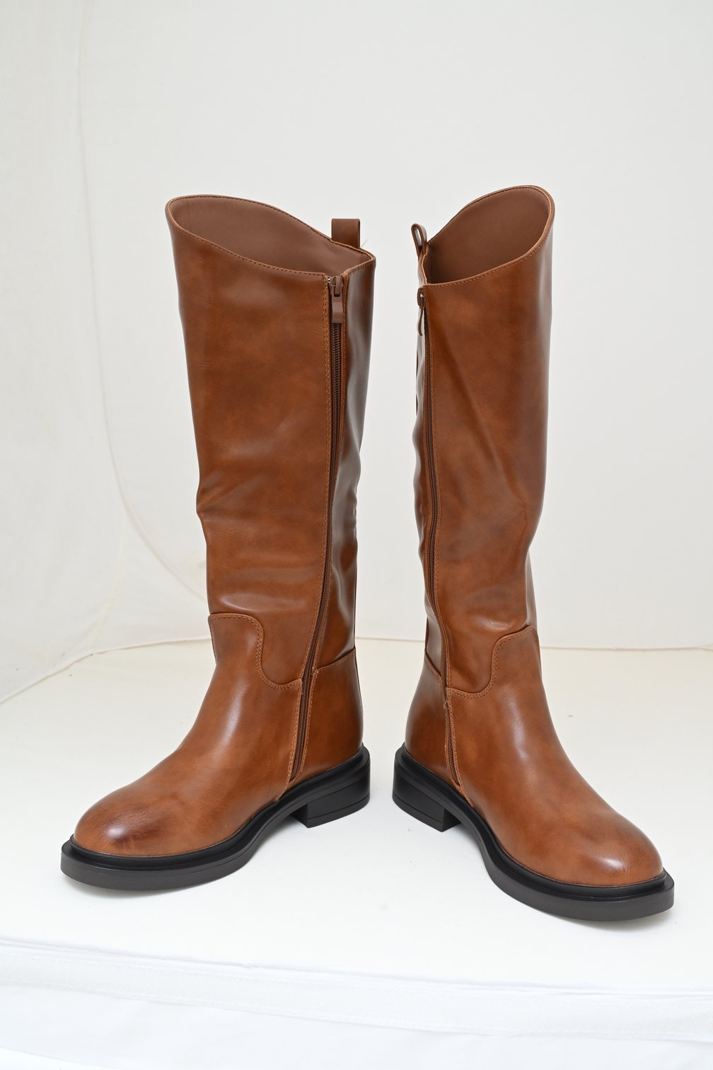 Ženske duboke ravne čizme MIL1801 kamel - Слика 3